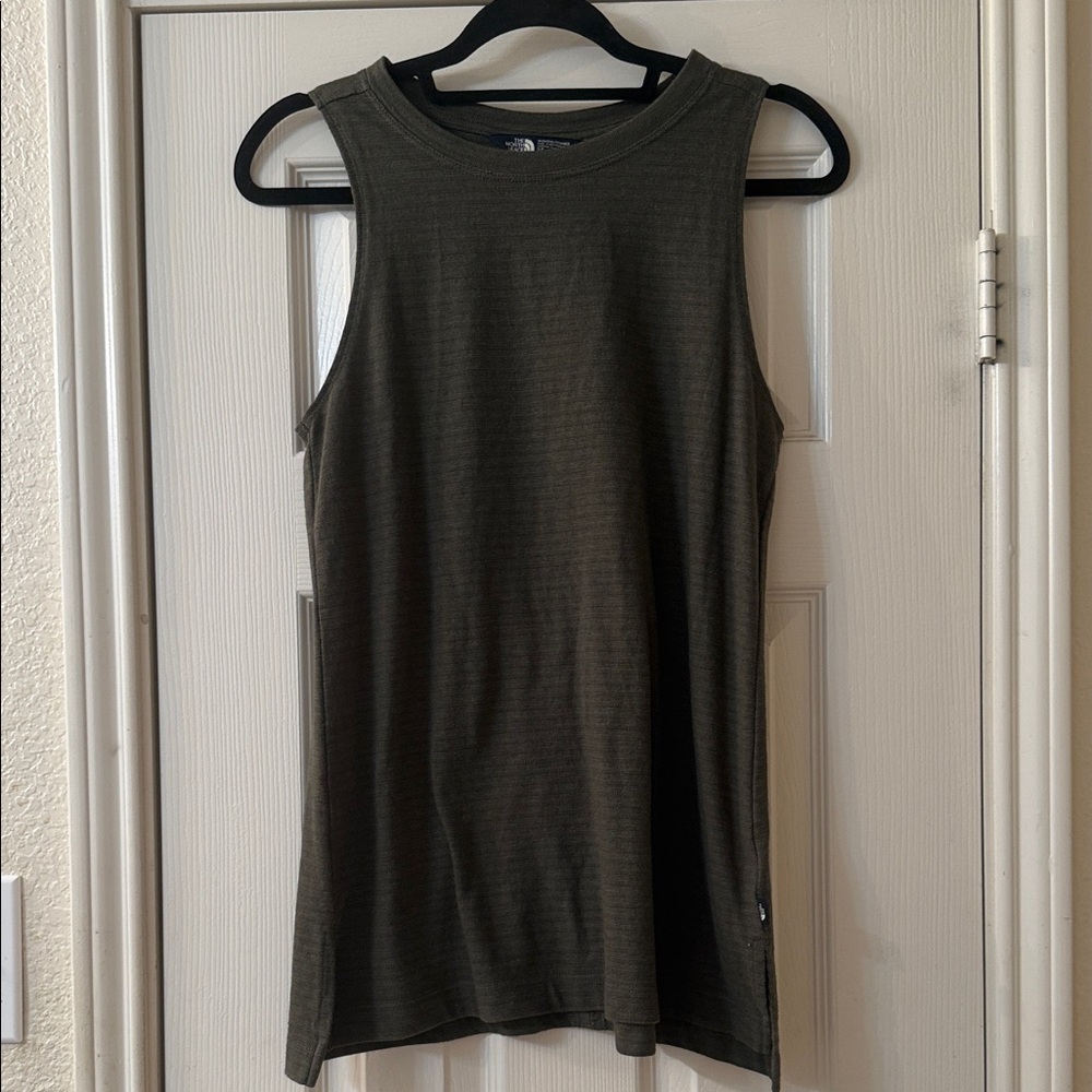 The north face Olive Sleeveless tank Top size Small